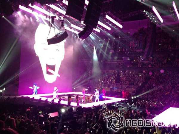 Tóc Tiên khoe lưng trần gợi cảm, đi xem show của Miley Cyrus | Tóc Tiên,Miley Cyrus,Tóc Tiên xem show của Miley Cyrus,thời trang của Tóc Tiên