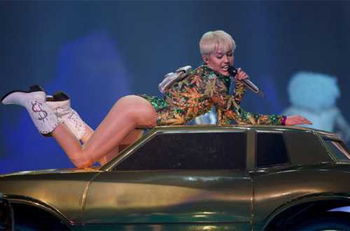 Độc đáo 3 'bản sao' thế giới giữa VBiz - 3