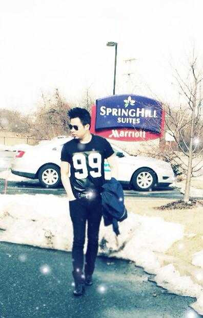 Ngọc Trinh diện croptop khoe eo thon sexy tại Mỹ