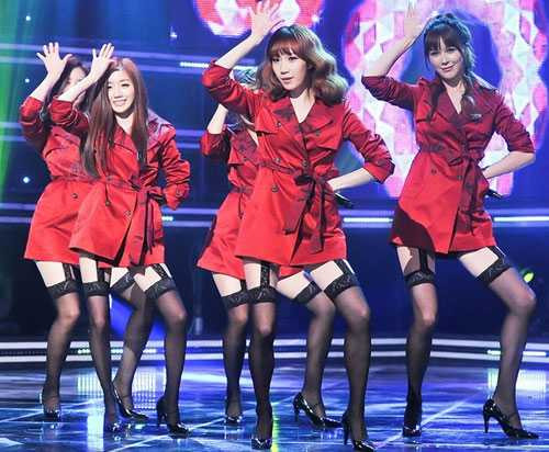 Buồn lòng khi sao Hàn sa lầy phong cách sexy - 12