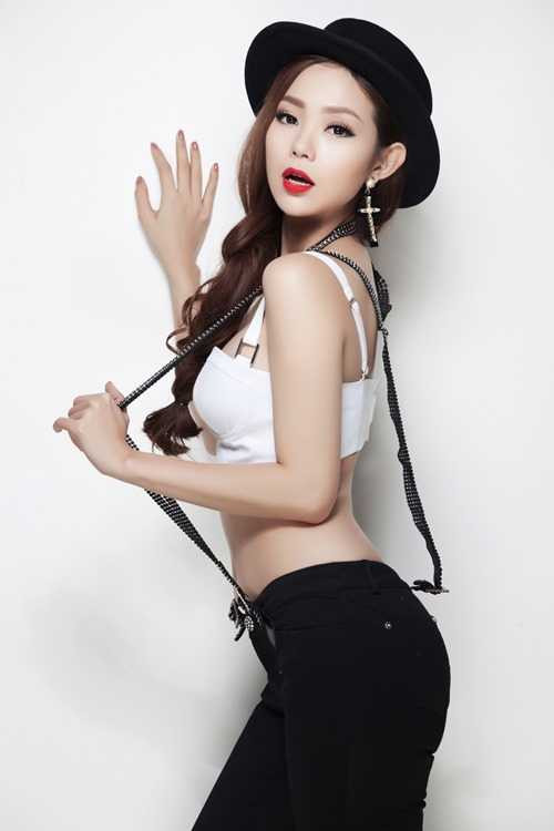 Ngẩn ngơ ngắm Minh Hằng 'eo bé, chân thon' - 8