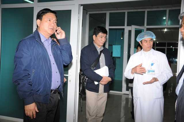 Từ Bệnh viện đa khoa Lai Châu, Bộ trưởng Đinh La Thăng báo cáo qua điện thoại đề nghị Phó Thủ tướng Nguyễn Xuân Phúc - Chủ tịch UB ATGT quốc gia điều trực thăng chở bác sỹ giỏi tăng cường cho bệnh viện tỉnh đang quá tải, thiếu bác sỹ phẫu thuật và các trang thiết bị y tế, 