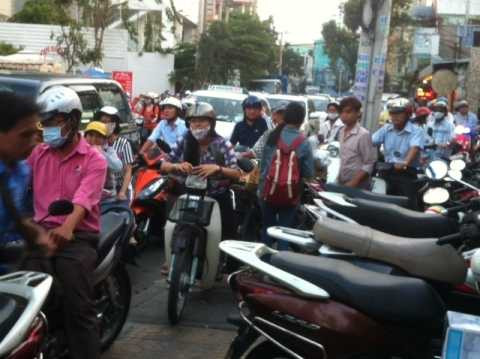 văn hóa, giao thông, ngược chiều.