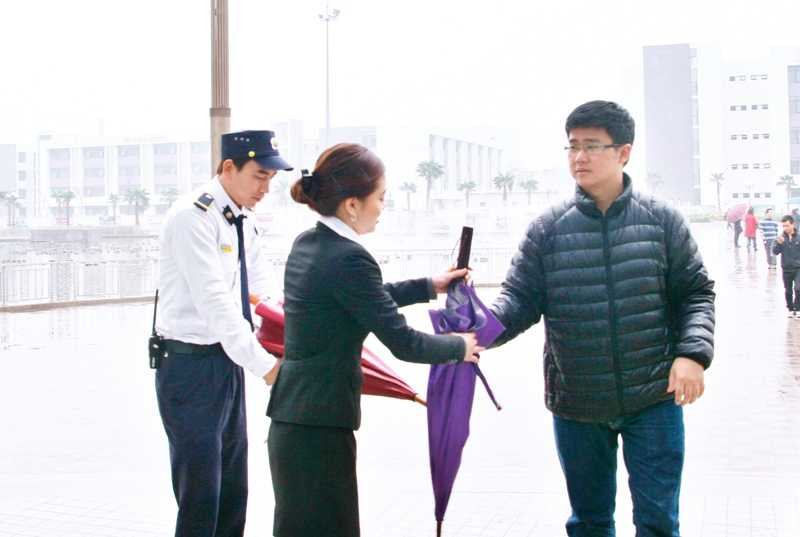 Khách hàng được chăm sóc đặc biệt tại Vincom Mega Mall Times City