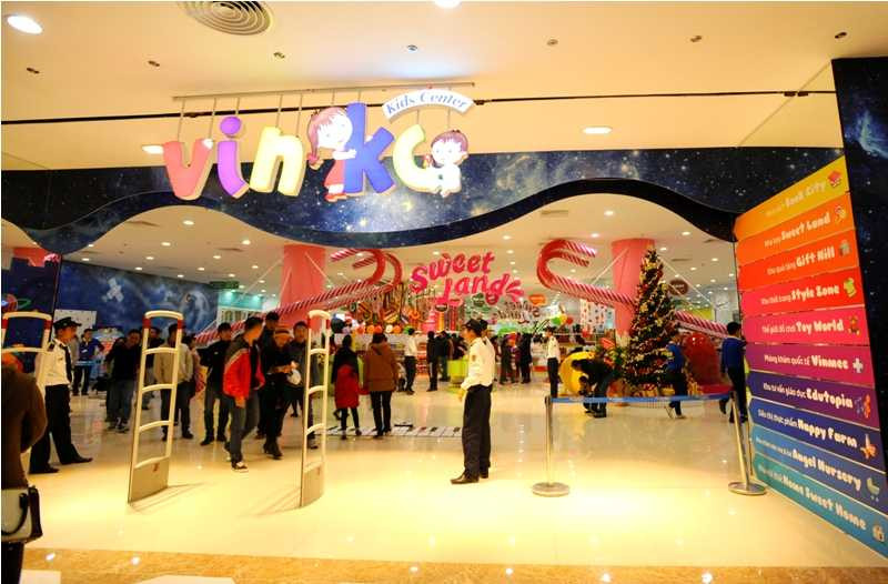 Khách hàng được chăm sóc đặc biệt tại Vincom Mega Mall Times City