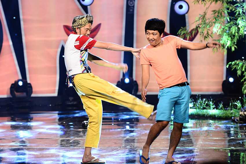 Hoài Linh biến trai thẳng thành... cong