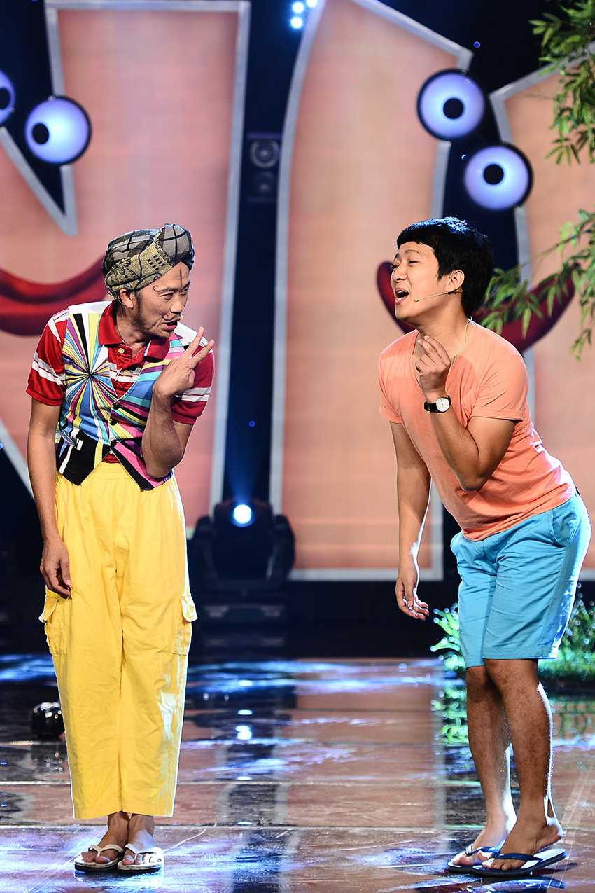 Hoài Linh biến trai thẳng thành... cong