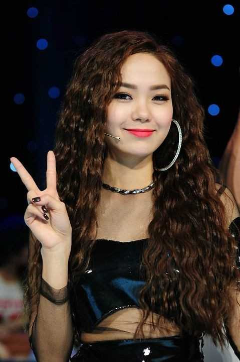 Minh Hằng: 'Không đi bar, ra khỏi nhà lúc 10h tối' - 1