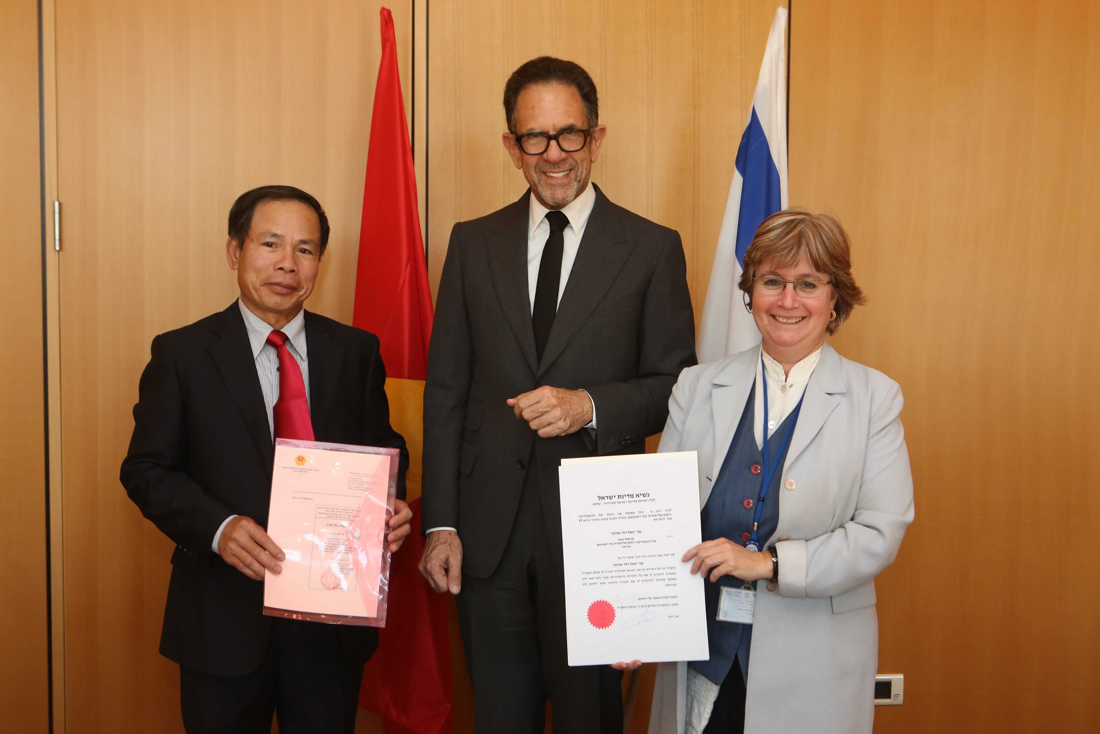 Ông Igal Ahouvi, vtc