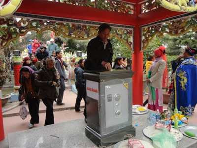 Giải mã “con người phàm tục” được phong là “mẹ của muôn loài” Giải mã “con người phàm tục” được phong là “mẹ của muôn loài” - Ảnh 1