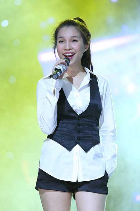 Chương trình diễn ra lúc 20h thứ bảy 1/3 tại Nhà thi đấu Nguyễn Du (TP HCM) và được truyền hình trực tiếp trên VTV9. Báo điện tử Ngoisao.net sẽ truyền trực tuyến liveshow.