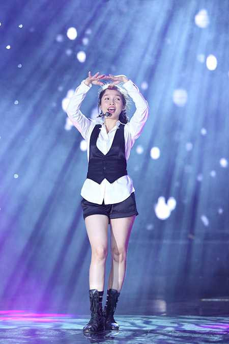 Ngoài phần song ca, Hiền Thục sẽ hát khoảng 20 ca khúc trong 90 phút diễn ra chương trình. Cô hát đa dạng về thể loại, từ nhạc trẻ, dân ca đến nhạc Trịnh.