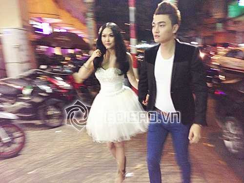 Phi Thanh Vân được hot boy hôn đắm đuối và chở đi hát bằng xế Mer | Phi Thanh Vân,Anthony Trần,Phi Thanh Vân được hot boy hôn đắm đuối và chở đi hát bằng xế Mer