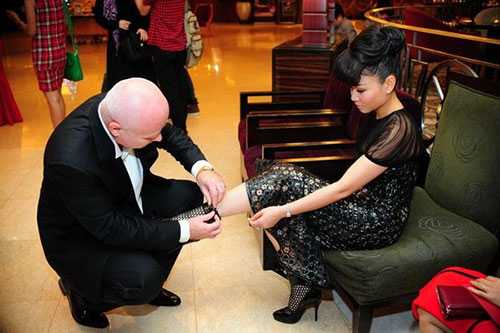 Sao nào được chồng 'nâng niu' nhất showbiz? - 2
