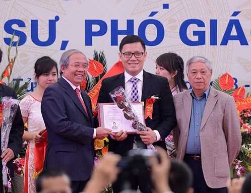 PGS Lê Anh Vinh