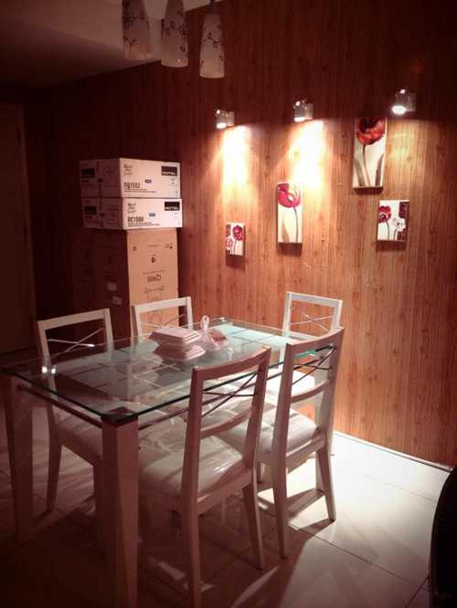 Soi nhà 'đỏ rực' của mẫu xinh Hồng Quế - 9