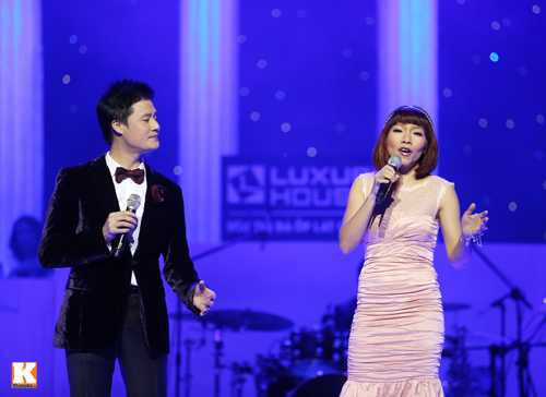 Mỹ Tâm hát sai lời loạn xạ trên sân khấu - 8