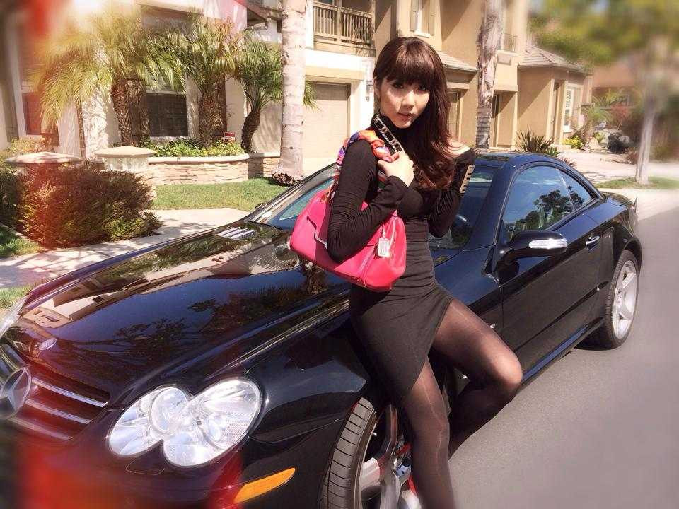 Ngọc Quyên đẹp hút mắt đi ăn với chồng ngày 8/3