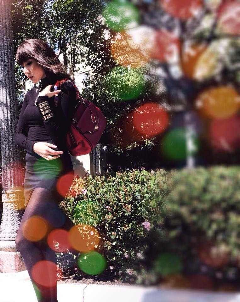 Ngọc Quyên đẹp hút mắt đi ăn với chồng ngày 8/3