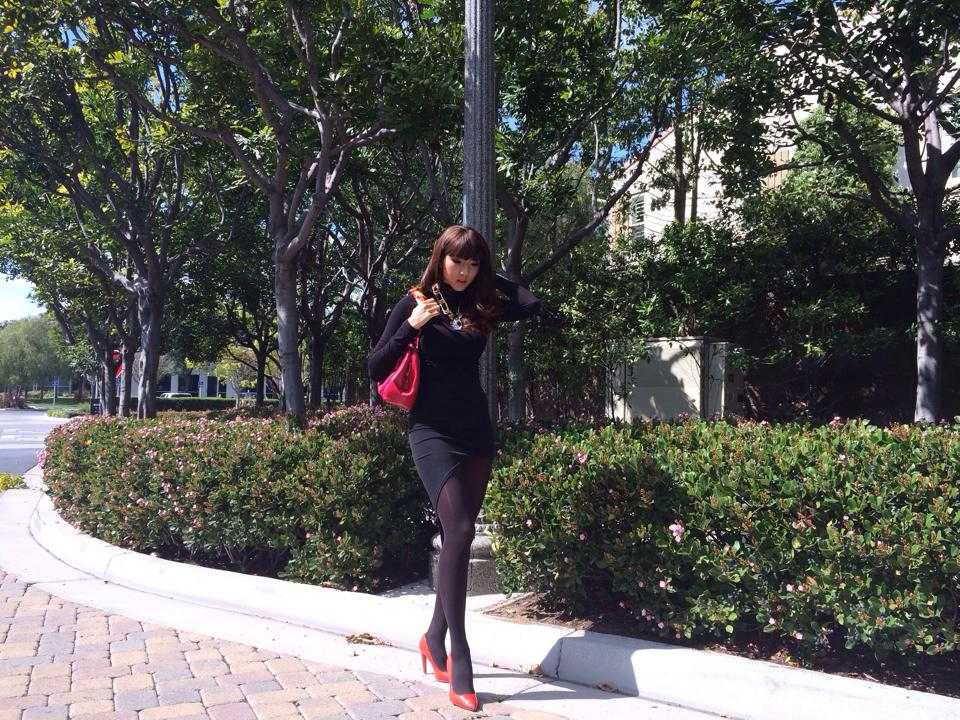 Ngọc Quyên đẹp hút mắt đi ăn với chồng ngày 8/3