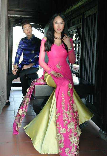 Phi Thanh Vân dịu dàng e ấp bên phi công trẻ