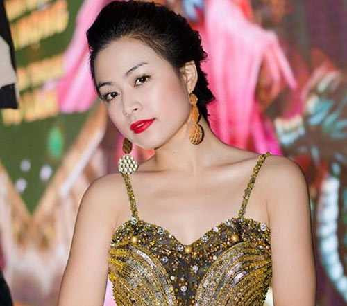 Đôi môi khêu gợi của Hoàng Thùy Linh - 1