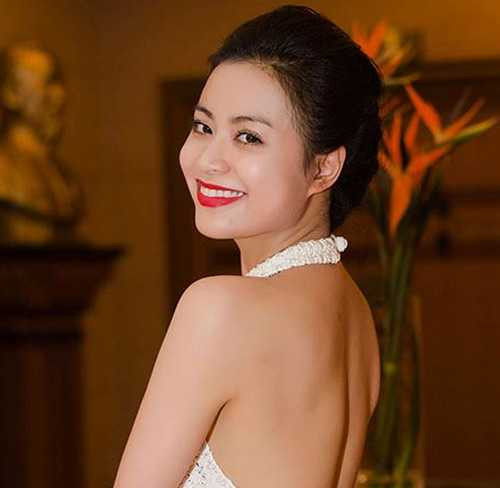 Đôi môi khêu gợi của Hoàng Thùy Linh - 10