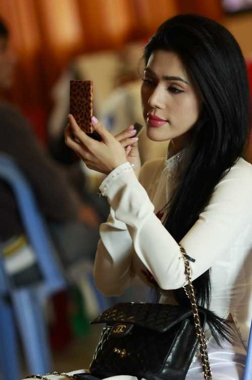 Đột nhập hậu trường 'tút tát' của Lâm Chi Khanh - 14