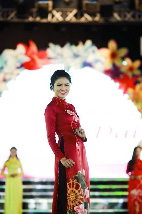 Đột nhập hậu trường 'tút tát' của Lâm Chi Khanh - 17