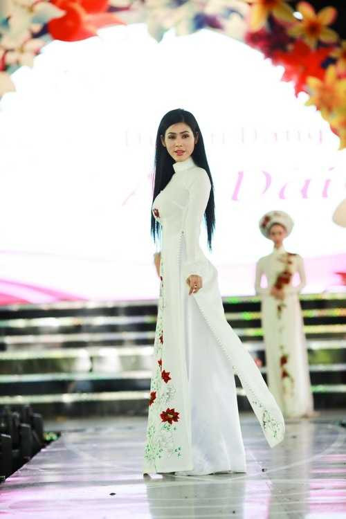 Đột nhập hậu trường 'tút tát' của Lâm Chi Khanh - 19