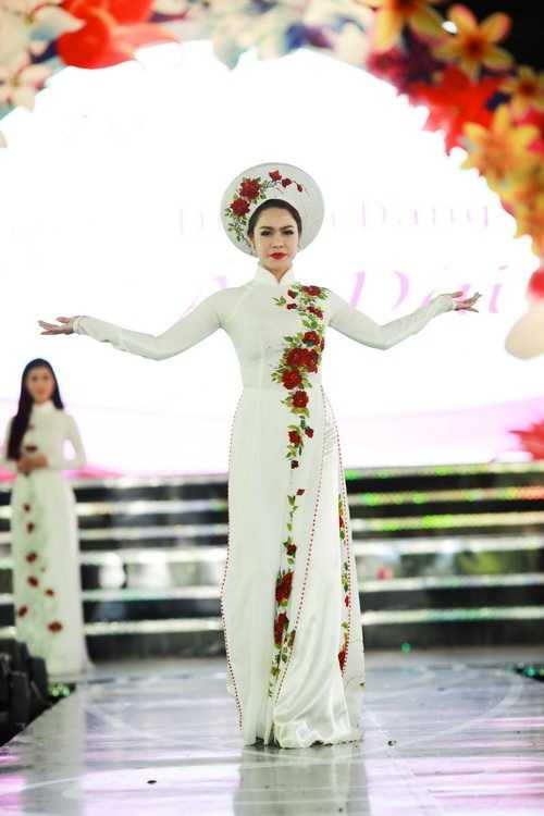 Đột nhập hậu trường 'tút tát' của Lâm Chi Khanh - 20