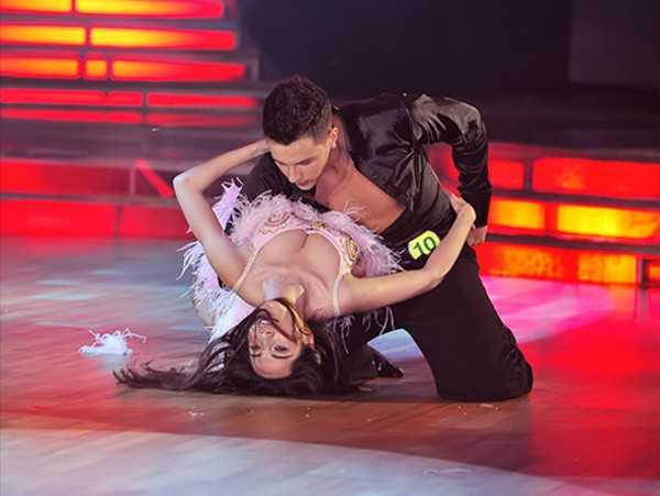 bước nhảy hoàn vũ