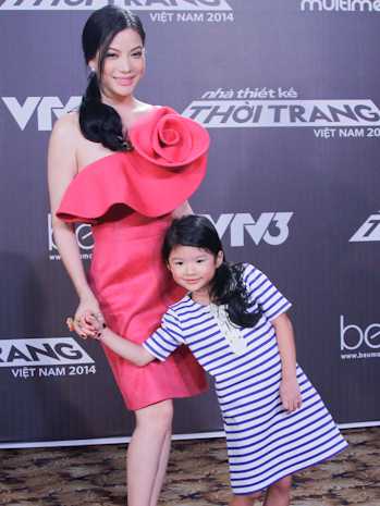 Con gái Trương Ngọc Ánh càng lớn càng xinh