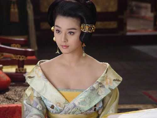 Phạm Băng Băng diễn cổ trang quá khêu gợi - 10