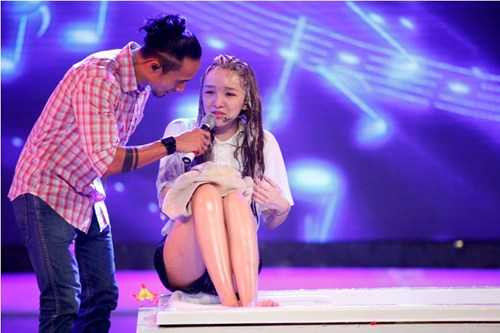 10 hot girl 'méo mặt' vì rắn, ếch - 5