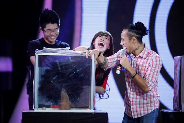 10 hot girl 'méo mặt' vì rắn, ếch - 8