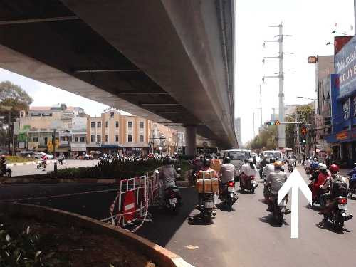 cầu vượt cây gõ, rẽ trái, vi phạm giao thông, liều chết