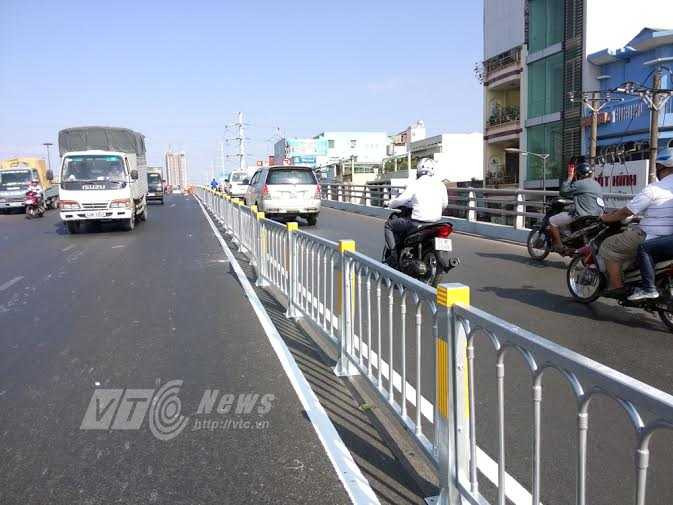 cầu vượt cây gõ, rẽ trái, vi phạm giao thông, liều chết