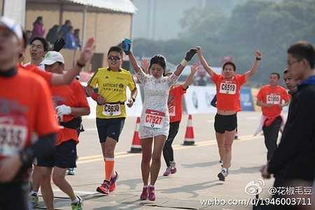 Và một ngày mọi người sẽ bình luận mỗi vận động viên đều là các cô gái marathon đẹp nhất.