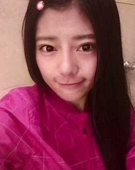 Theo báo cáo trực tuyến, cô đã hoàn thành ít nhất bảy chặng đua cho đến nay.