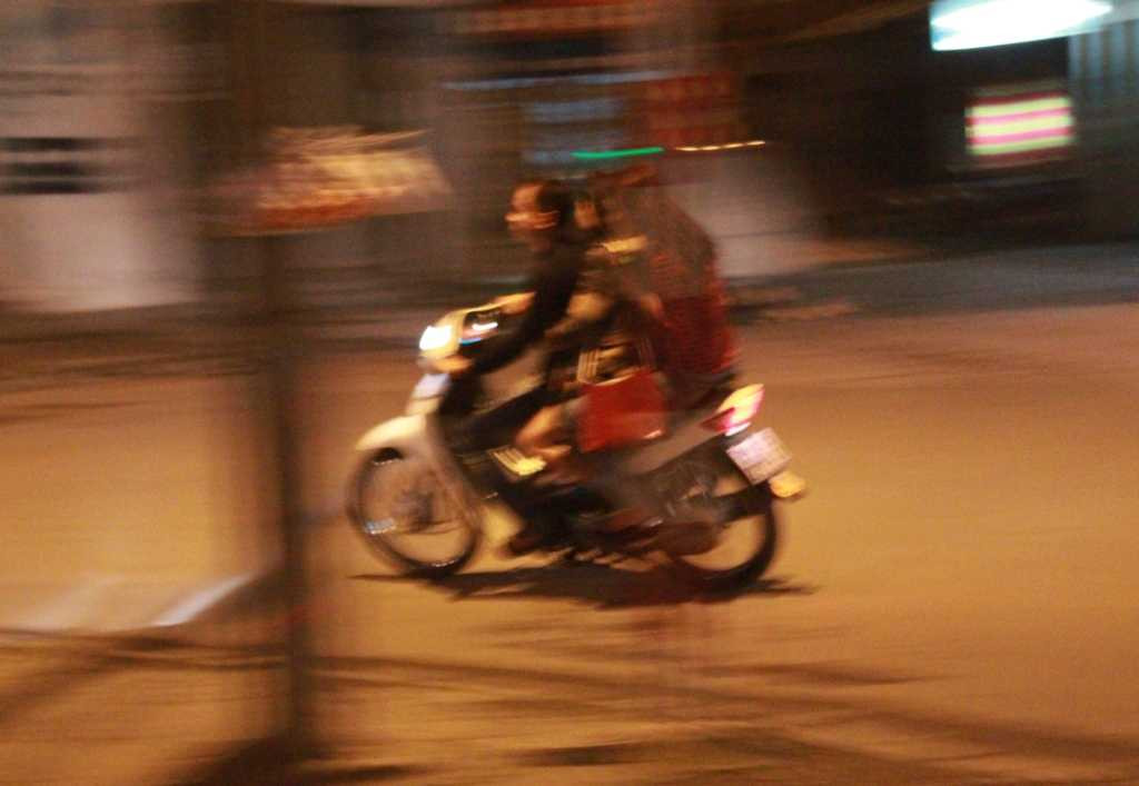 cảnh sát, công an, quái xế, gái gọi, phố phường, Hà Nội