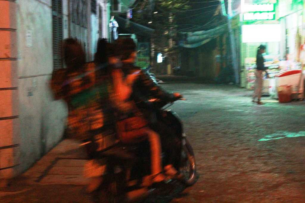 cảnh sát, công an, quái xế, gái gọi, phố phường, Hà Nội