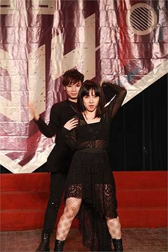 Những nữ sinh Hà Thành gây ấn tượng mạnh với sự quyến rũ và chuyên nghiệp trong từng động tác