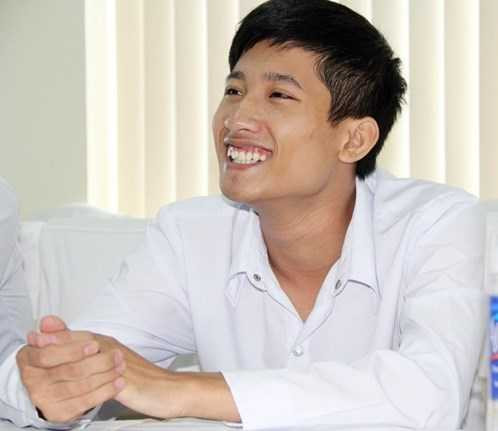 Thủ khoa Nguyễn Hữu Tiến 