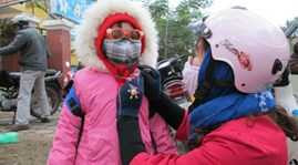 Chiều tối nay miền Bắc rét đậm, mưa rào