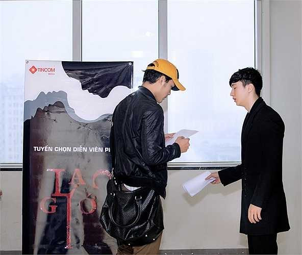 Vũ Tuấn Việt, chàng á quân của Vietnam's Next Top Model cũng tham gia casting phim.