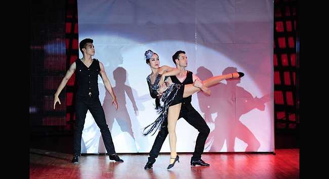 Từ đó, cô tạo nên những đột phá trong từng tiết mục.Cặp đôi Ốc Thanh Vân – Atanas đã phối hợp với nhau rất ăn ý. 