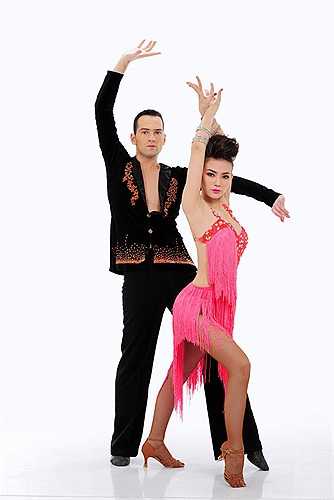 Nữ ca sỹ chia sẻ: 'Thủy chỉ biết cố gắng hết sức mình, chăm chỉ luyện tập thật nhiều'. Cô cố gắng hết mình trong từng phần thi.