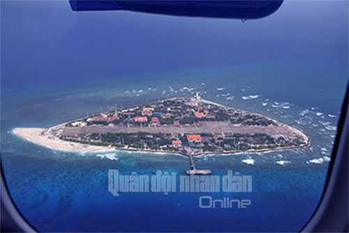 Thủy phi cơ DHC-6 lần đầu hạ cánh an toàn tại Trường Sa