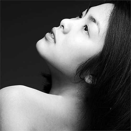 Đám cưới của họ được truyền thông săn đón. 